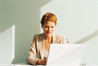 《F1 2021》连续三周登顶英国实体游戏销量榜